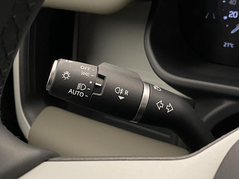 Land Rover Defender D250 X-DYNAMIC SE AWD AUT - fotka 21 z 48