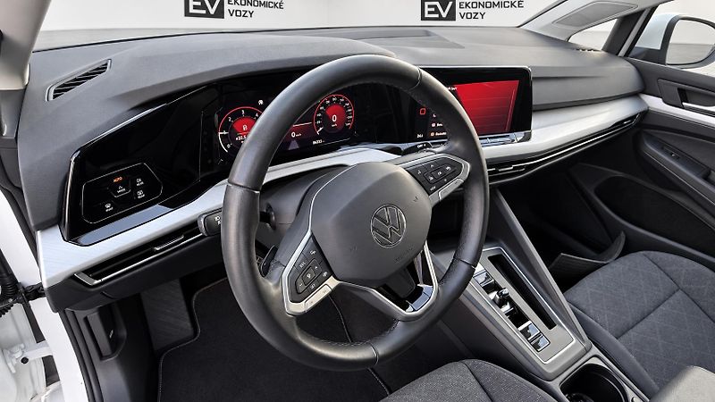 Volkswagen Golf (2023) 2.0TD.,AT,ZÁRUKA,ACC - fotka 2 z 24