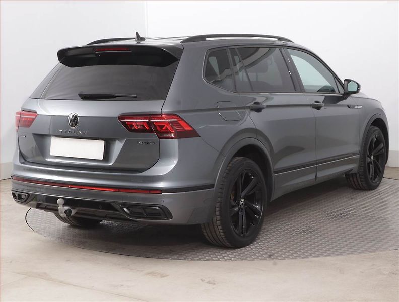 Volkswagen Tiguan Allspace (2023) R-Line 2.0 TDI - fotka 5 z 17