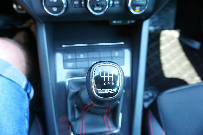 Škoda Octavia (2015) CHALLENGE RS 2,0 TDI 135 kW - fotka 34 z 50