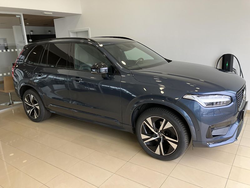 Volvo XC90 B5 AWD R-Design AT8, ČR - fotka 2 z 49