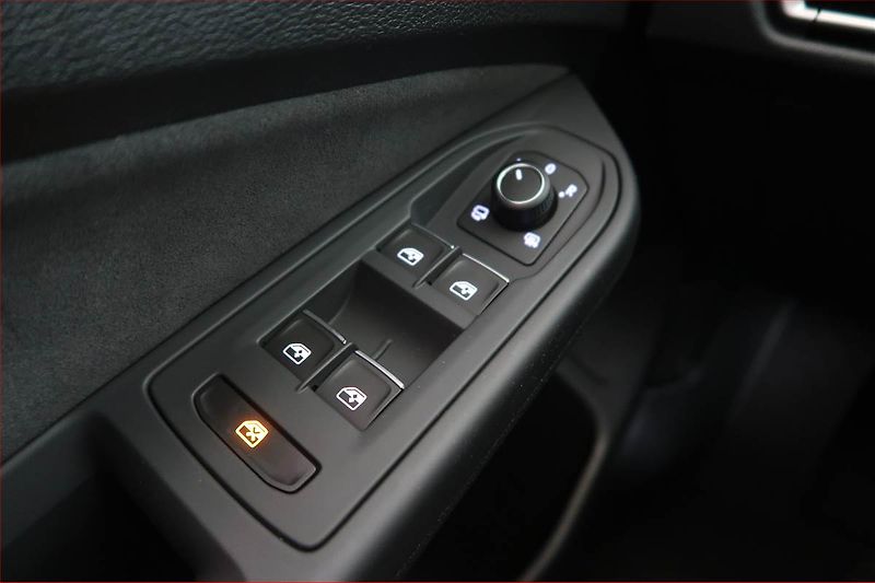 Volkswagen Golf (2025) 1.5 TSI, 1.Majitel, DPH - fotka 20 z 20