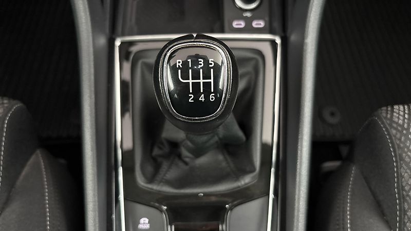 Škoda Karoq 2.0 TDI Style - fotka 24 z 28