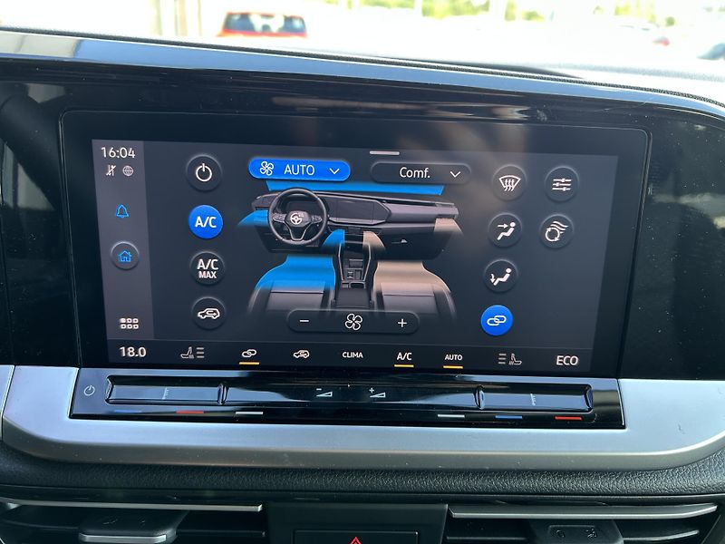 Ford Tourneo Connect 1.5 Ecoboost 110kW AT Titanium - fotka 29 z 38