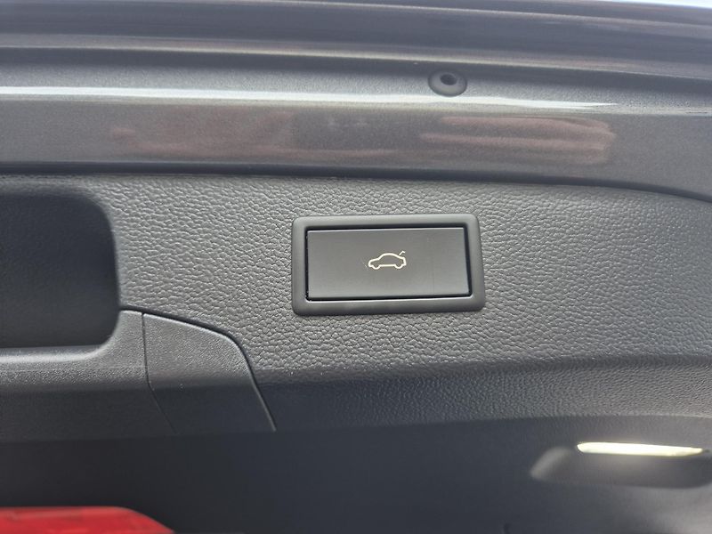 Škoda Superb ZAMLUVENO ! 110kw DSG L&K 18A - fotka 49 z 52