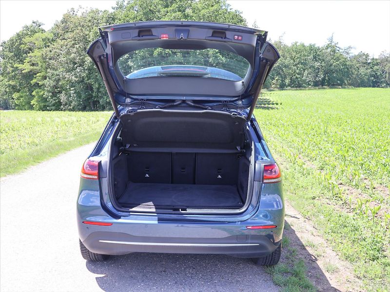 Mercedes-Benz Třídy B 2,0 200d 110kW Aut. LED CZ - fotka 9 z 38