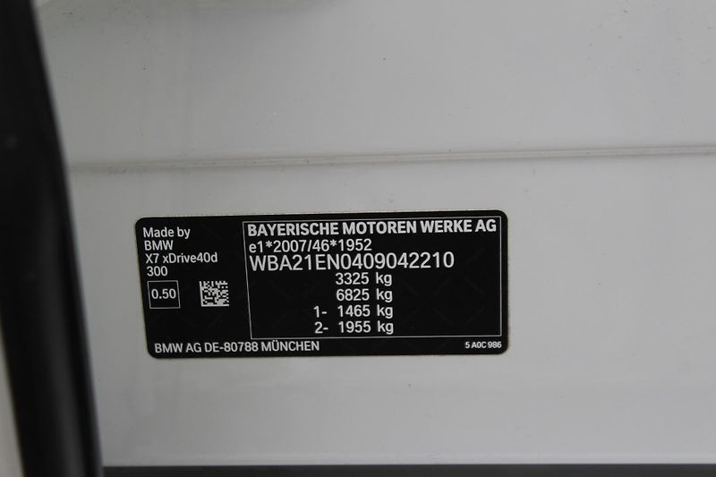 BMW X7 xDrive40d | Mpaket PRO | ČR - fotka 32 z 32