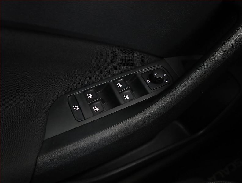 Škoda Scala (2020) 1.0 TSI, Tempomat - fotka 13 z 15