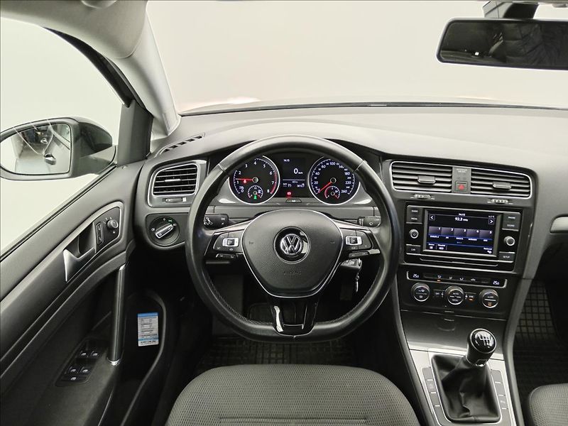 Volkswagen Golf 1,5   TGI Comfortline - fotka 12 z 16
