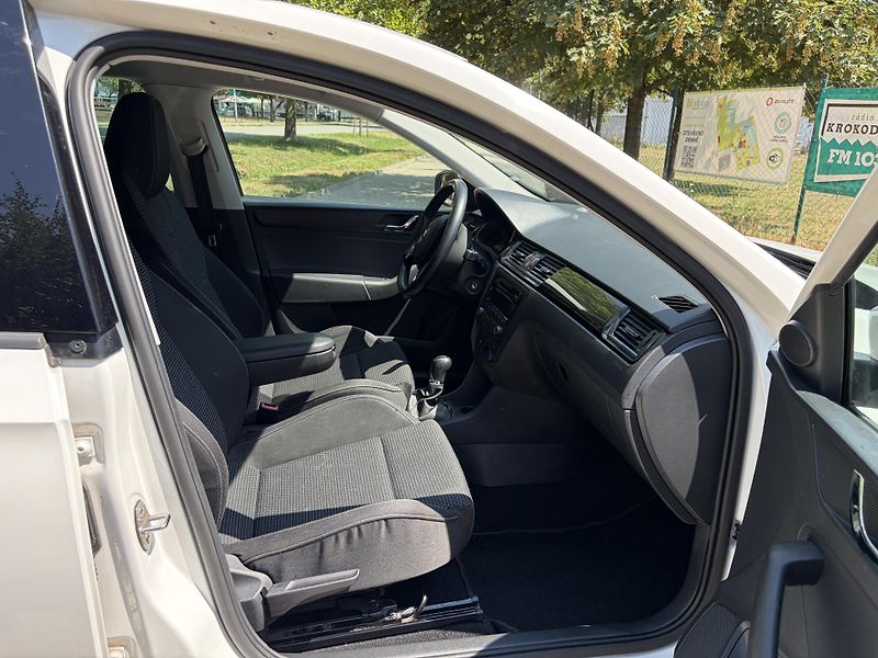 Škoda Rapid 1.2 TSI Ambition - fotka 22 z 30