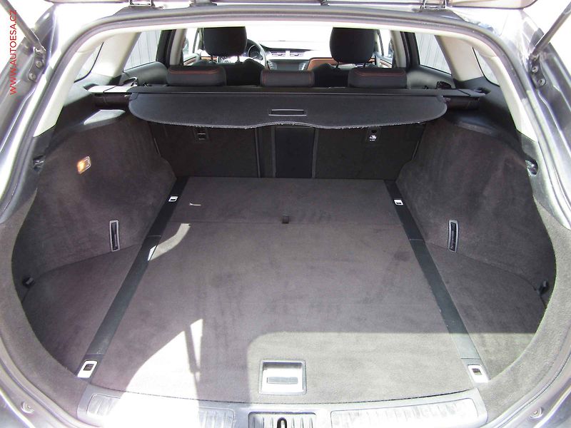 Toyota Avensis (2015) 2.0 D, ČR - fotka 7 z 18