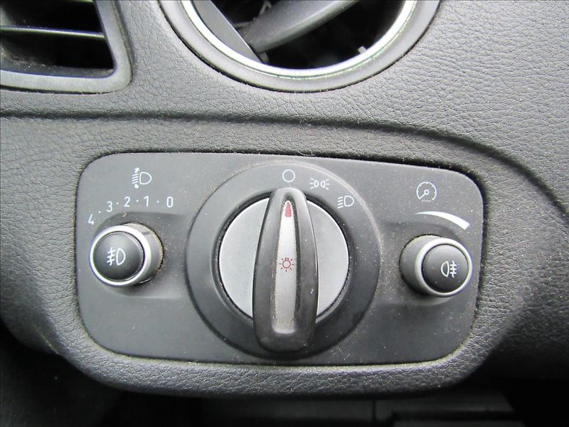 Ford Galaxy 2,0 i Comfort 107KW 7 Míst - fotka 23 z 27