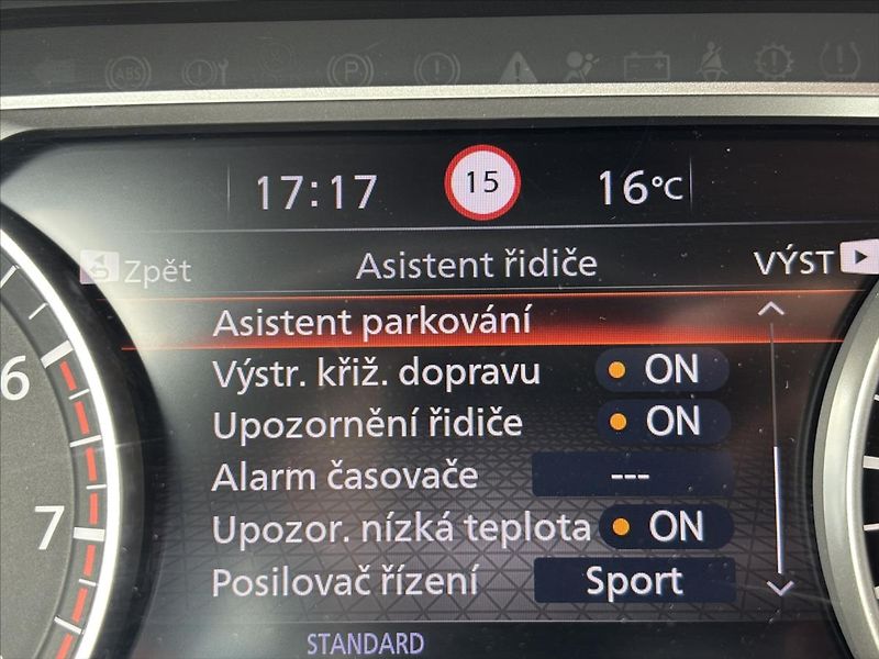 Nissan Qashqai 1,3 DIG-T Visia PLNÝ SERVIS - fotka 34 z 39