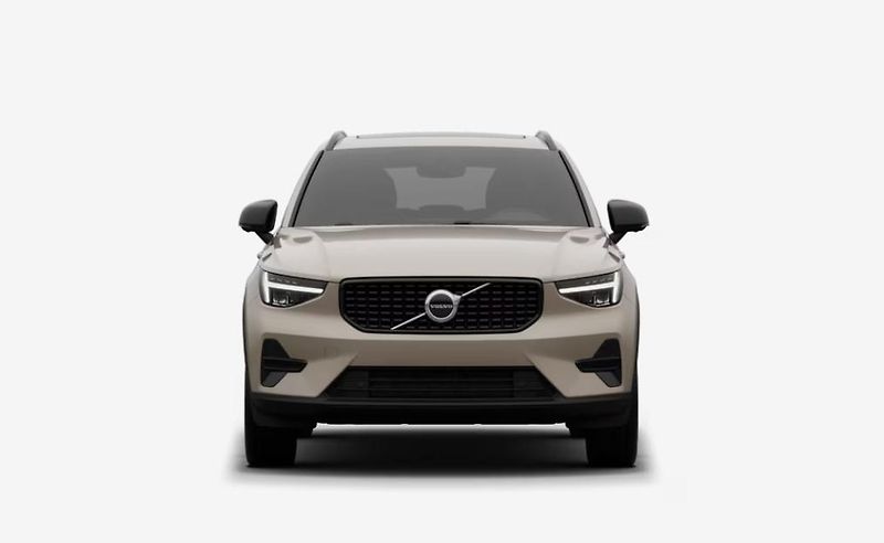 Volvo XC40 (2026) B3 AUT DARK PLUS - fotka 12 z 18