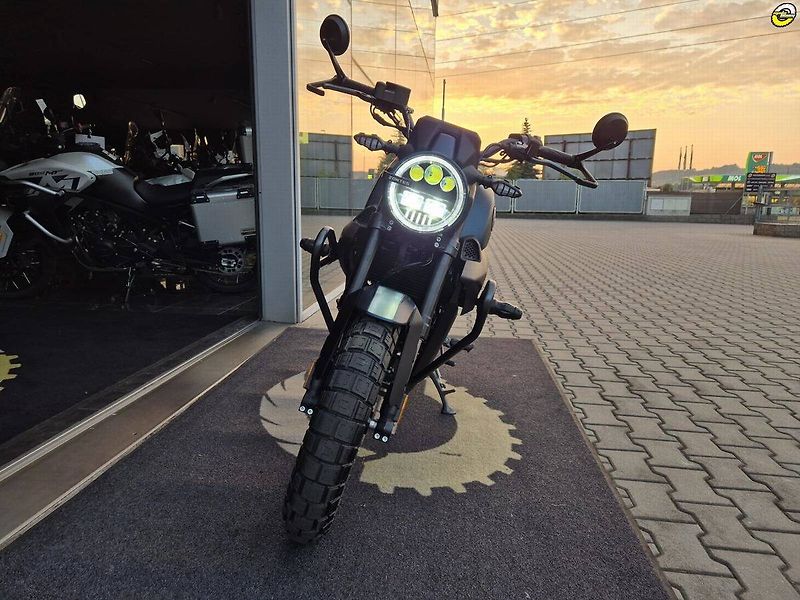 Zontes 125 G1 (2026) Scrambler litá kola - fotka 9 z 17