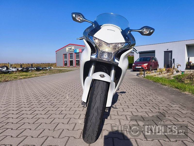 Honda VFR 1200 F (2010) - fotka 12 z 12