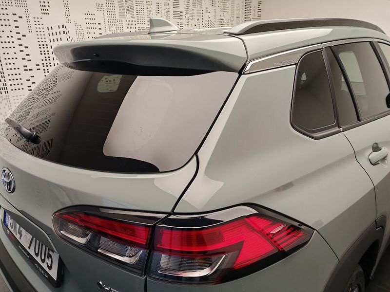 Toyota Corolla Cross 2.0 Hybrid Style Tech - fotka 9 z 14