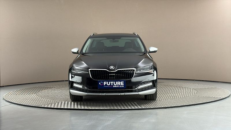 Škoda Superb 2.0 TDI DSG 4x4 Scout Combi - fotka 3 z 29