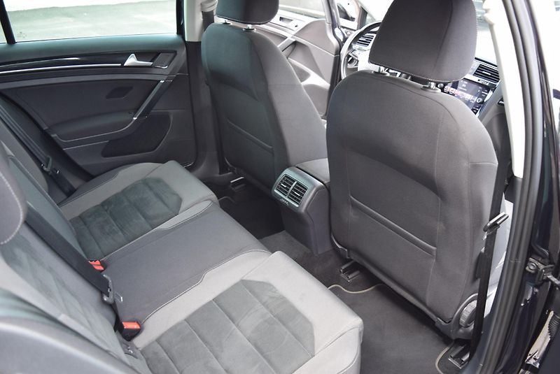 Volkswagen Golf Variant (2020) 1.5TSI 110kw HLBMT TAŽ LED KAM - fotka 42 z 49