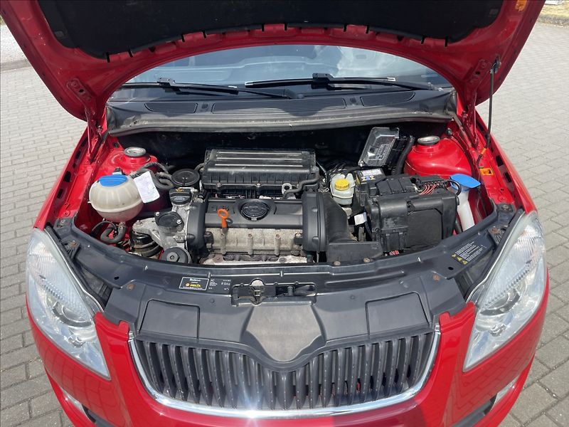 Škoda Fabia 1,6 i 77kw Sportline Klimatron - fotka 20 z 40