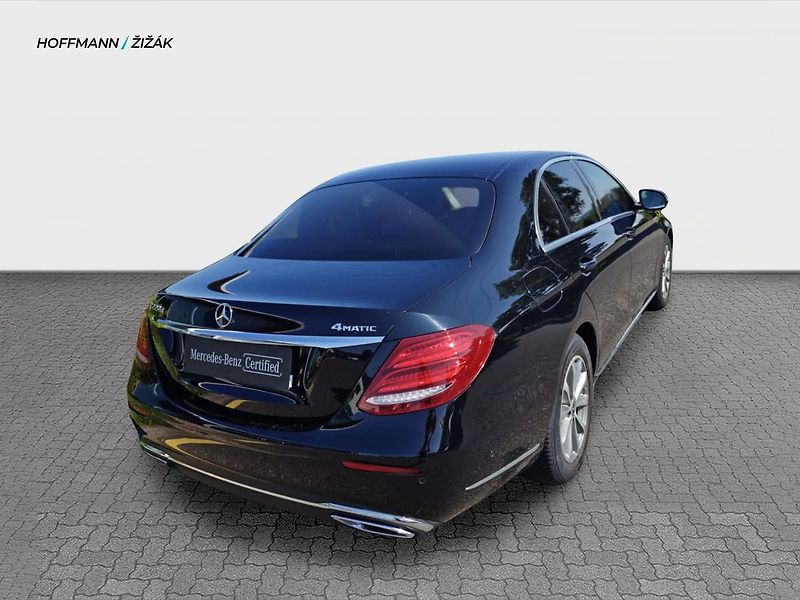 Mercedes-Benz Třídy E EXCLUSIVE 4MATIC - fotka 5 z 18