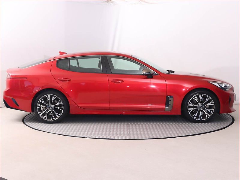 Kia Stinger (2019) 2.0 T-GDI, Automat, Kůže, Navi - fotka 6 z 23