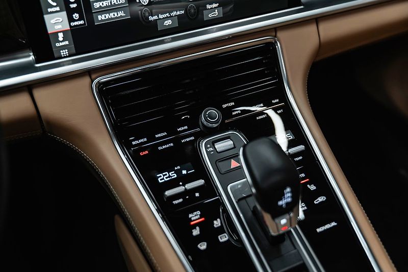 Porsche Panamera Turbo S E-hybrid, SportDesign, - fotka 9 z 25