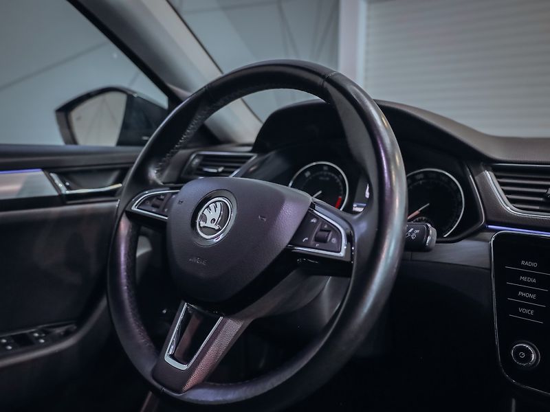 Škoda Superb 2.0TDI, Style DSG 110 kW - fotka 22 z 32