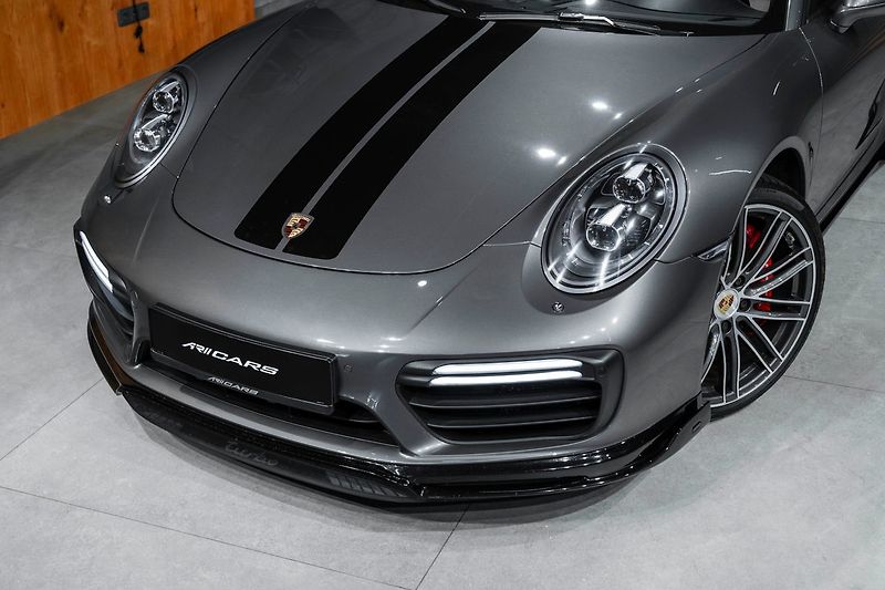 Porsche 911 Turbo - fotka 3 z 21