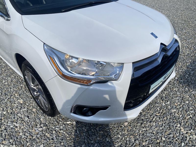 Citroën DS4 1.6i 16V 120PS EXCLUSIVE TOP!! - fotka 71 z 160