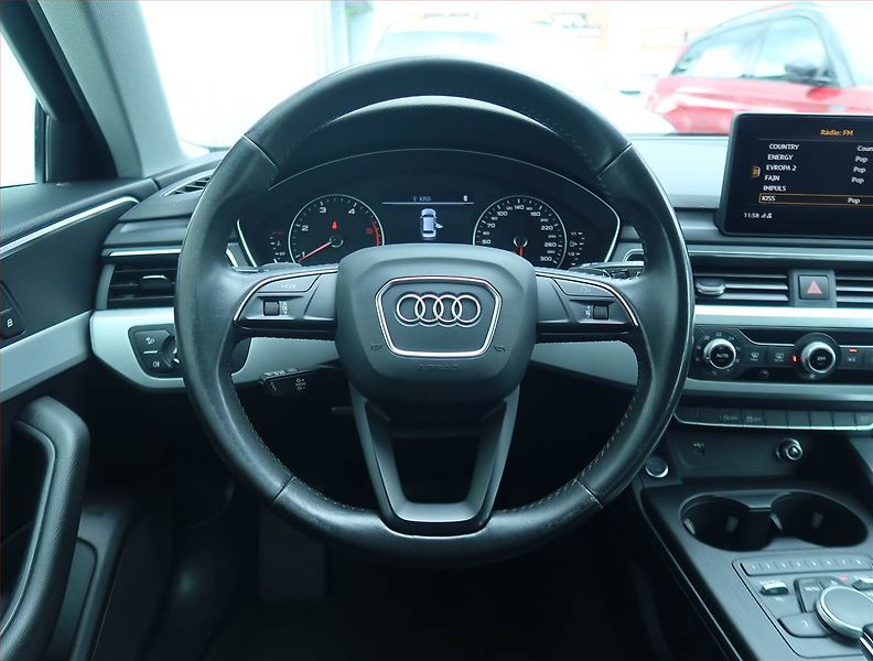 Audi A4 (2018) Sport 2.0 TDI, Automat, Navi - fotka 16 z 17