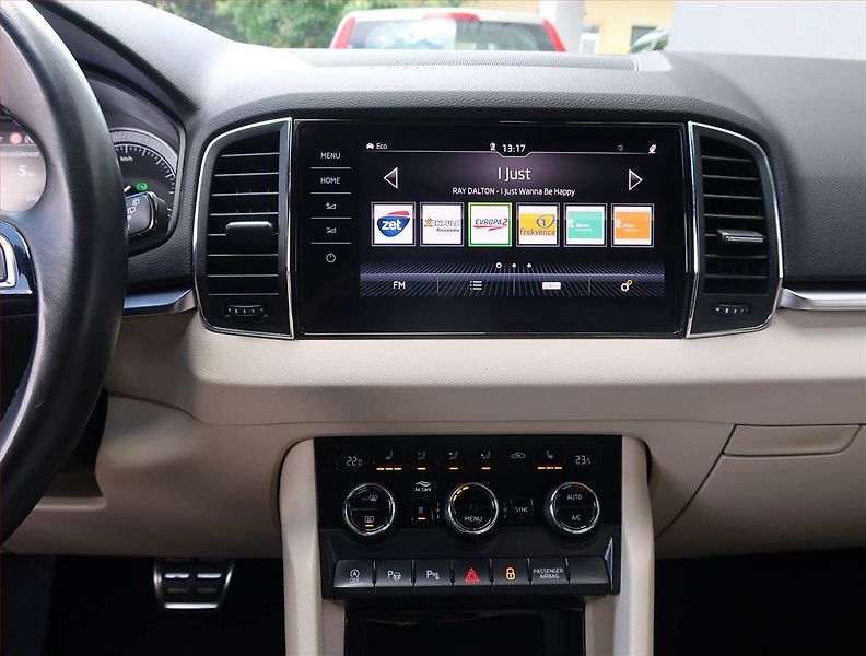 Škoda Karoq (2017) Style Plus 1.5 TSI - fotka 12 z 26