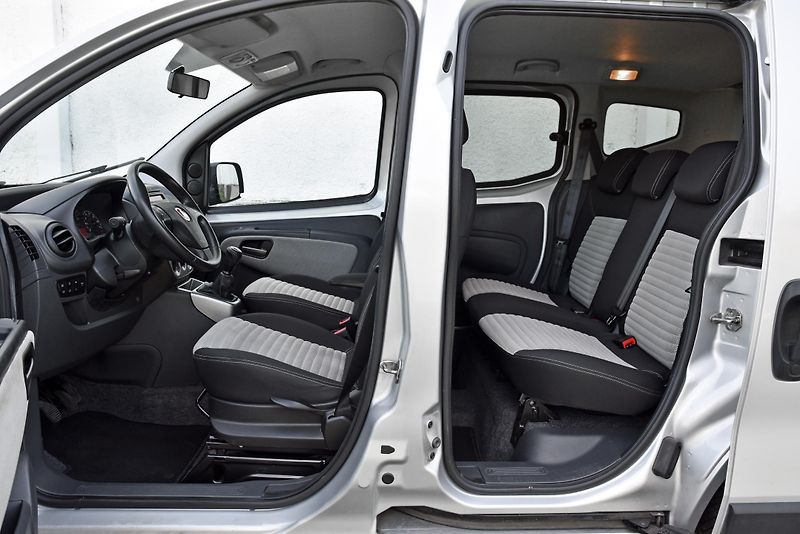Fiat Qubo 1.3 MultiJet,KLIMA,PDC,ALU16 - fotka 29 z 44