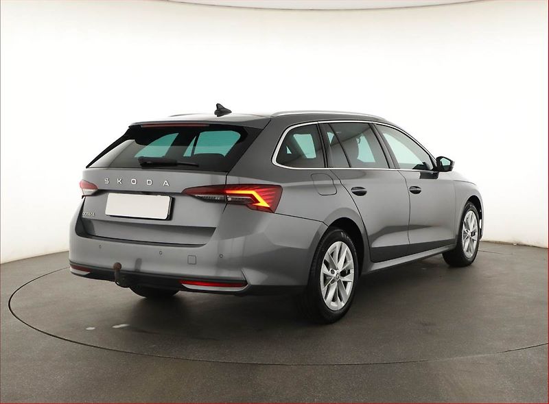 Škoda Octavia (2024) Selection 2.0 TDI - fotka 5 z 21