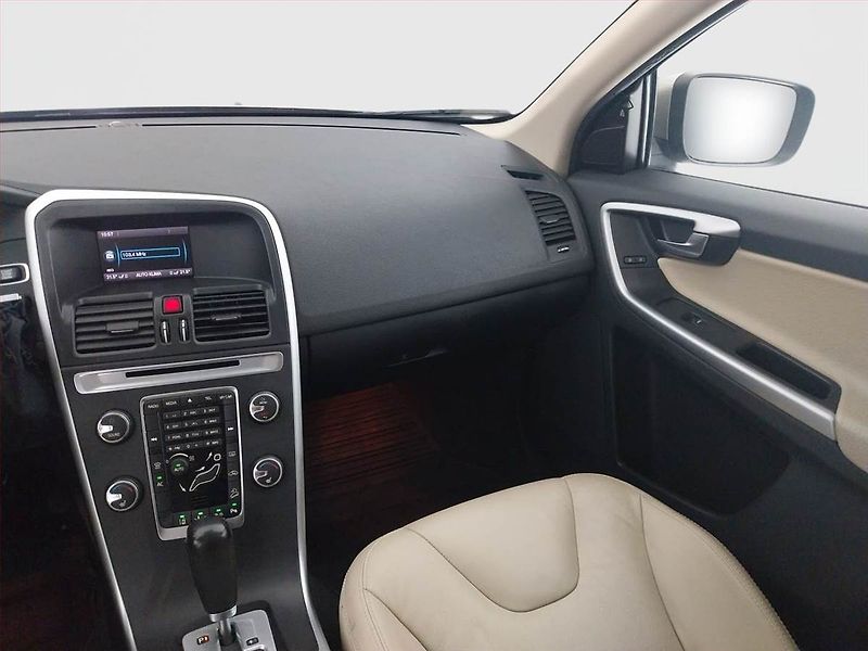 Volvo XC60 (2011) D5, 4X4, Automat, Kůže - fotka 8 z 19