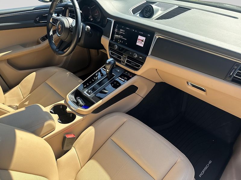 Porsche Macan 2.0 - fotka 22 z 23