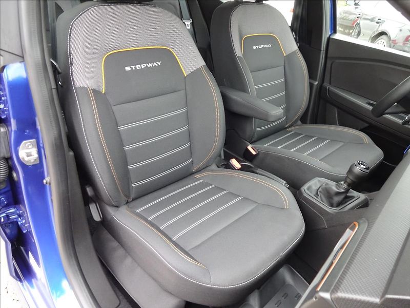 Dacia Sandero 1,0 TCe STEPWAY - fotka 29 z 46
