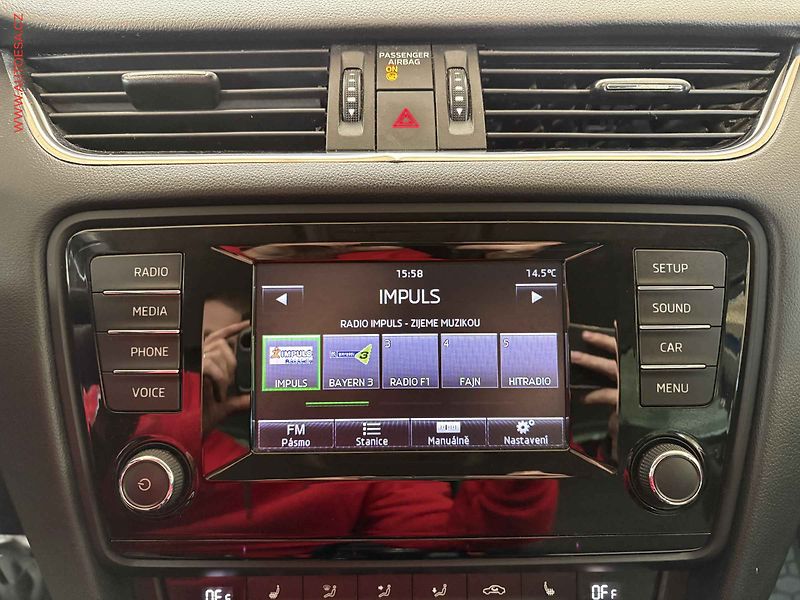 Škoda Octavia (2013) 1.6 TDi, AC, výhřev sed. - fotka 11 z 14