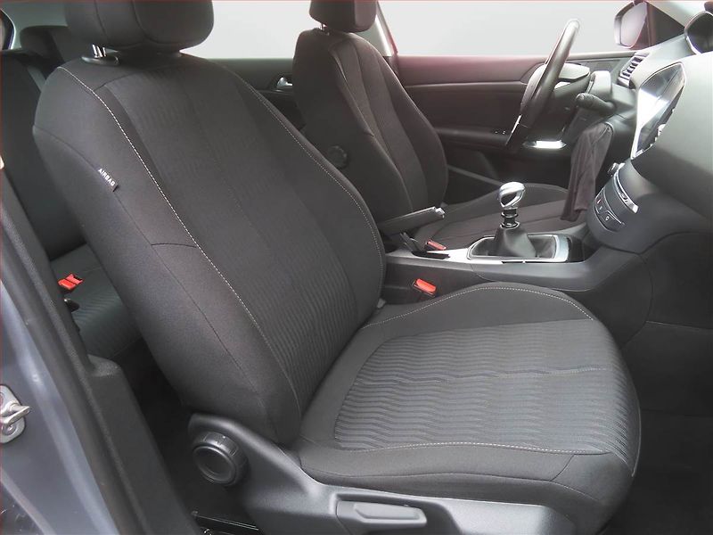 Peugeot 308 (2017) 1.2 PureTech, Serv.kniha, Navi - fotka 9 z 15