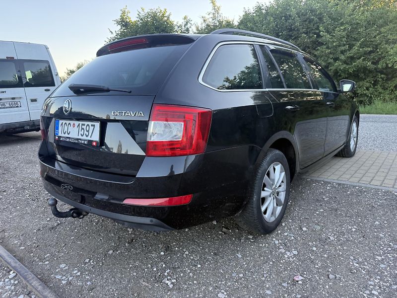 Škoda Octavia (2017) 1.6tdi - fotka 19 z 52