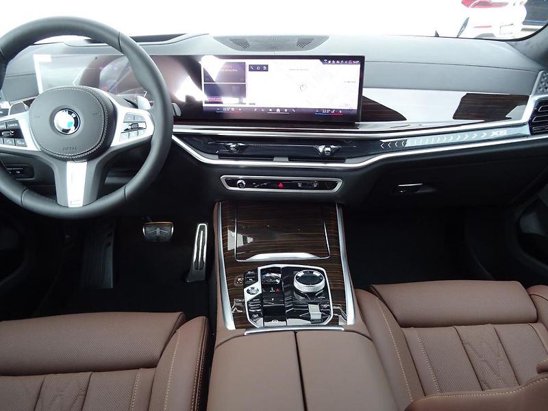 BMW X5 xDrive30d - fotka 4 z 6