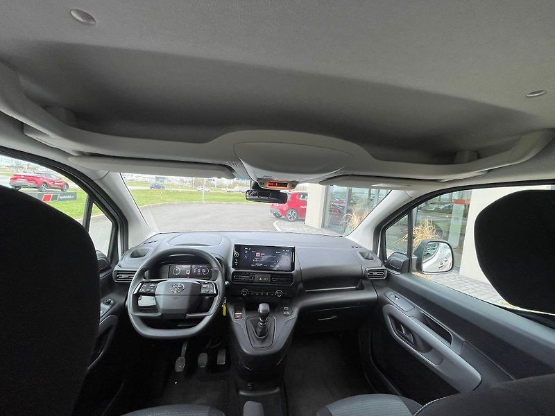 Toyota ProAce City Verso 1.5 L D manuál - fotka 24 z 29