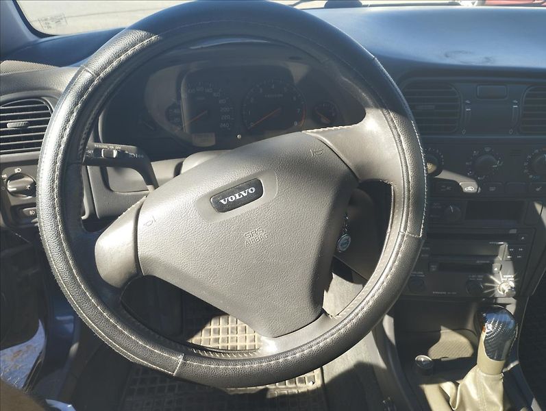 Volvo V40 1,8 90KW - fotka 16 z 16