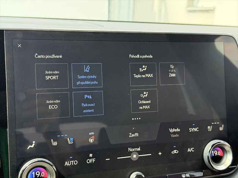 Lexus RX 500h 2,4 F SPORT Plus Panoramic - fotka 17 z 28