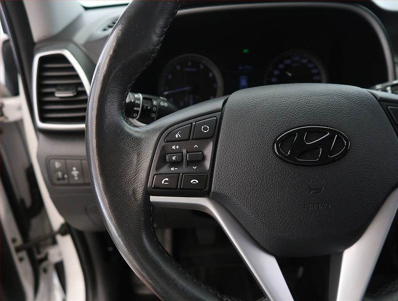 Hyundai Tucson (2019) 1.6 T-GDI, Serv.kniha, Navi - fotka 18 z 21