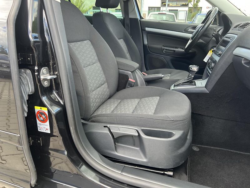 Škoda Octavia 1,2TSi DSG combi Autoklima - fotka 33 z 43
