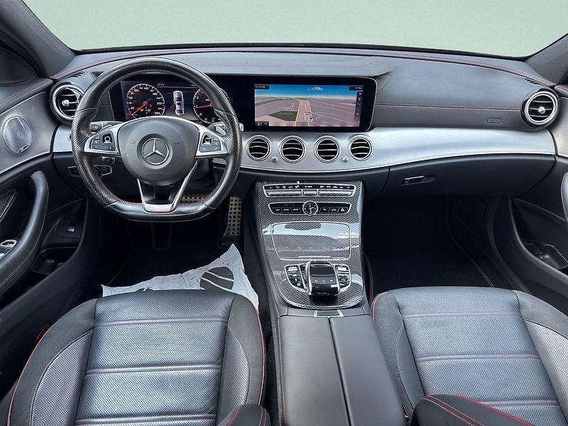 Mercedes-Benz Třídy E E43 AMG 4MATIC - fotka 11 z 21