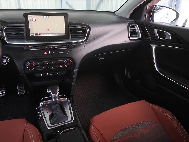 Kia Ceed (2018) Gold 1.6 CRDi, Automat - fotka 8 z 22