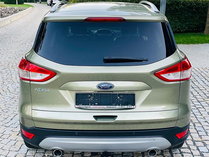 Ford Kuga 2.0TDCi 4x4 MAN TAŽNÉ 1MAJITEL - fotka 14 z 47