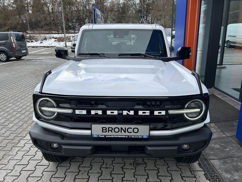 Ford Bronco 2.7 EcoBoost 246kW OUTER BANKS - fotka 2 z 32